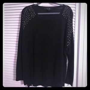 ✨1X Sweater With Embellished Shoulders✨